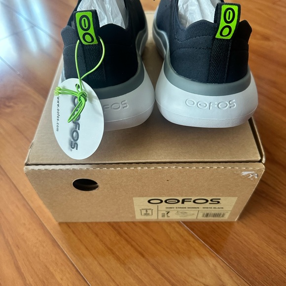 OOFOS OoMy Stride Black and Gray Women’s Athletic Shoes - Picture 4 of 4